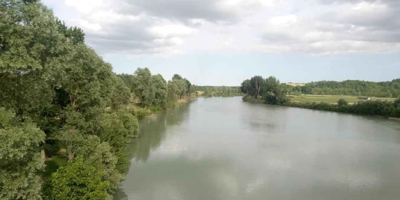 Casa Appartamento Vacanze La Fermata Delle Rondini Castello di Annone Exteriör bild