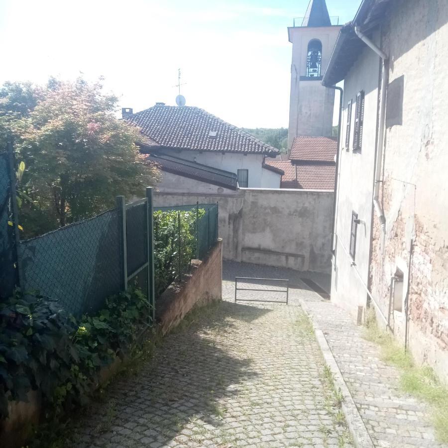 Casa Appartamento Vacanze La Fermata Delle Rondini Castello di Annone Exteriör bild