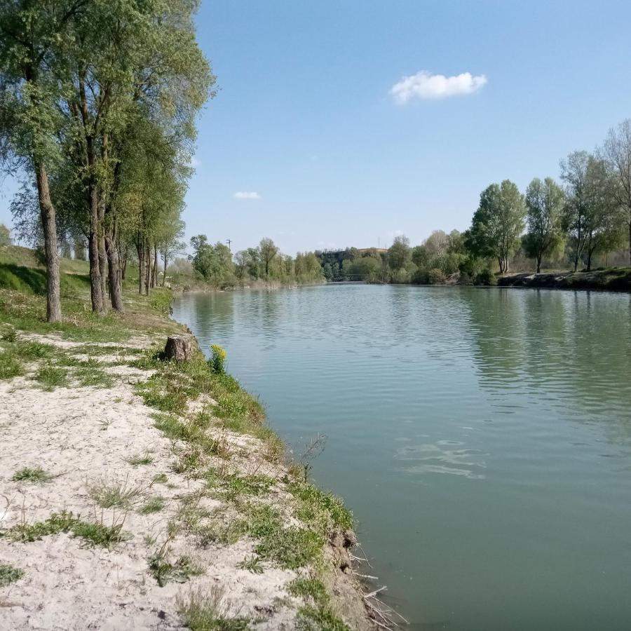 Casa Appartamento Vacanze La Fermata Delle Rondini Castello di Annone Exteriör bild