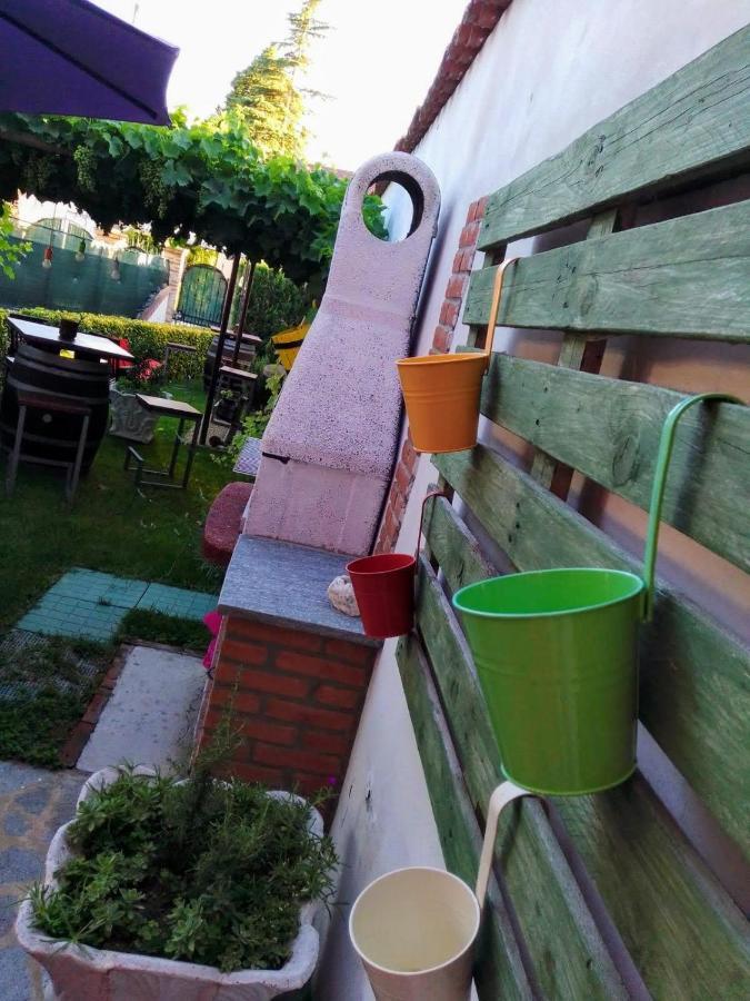 Casa Appartamento Vacanze La Fermata Delle Rondini Castello di Annone Exteriör bild