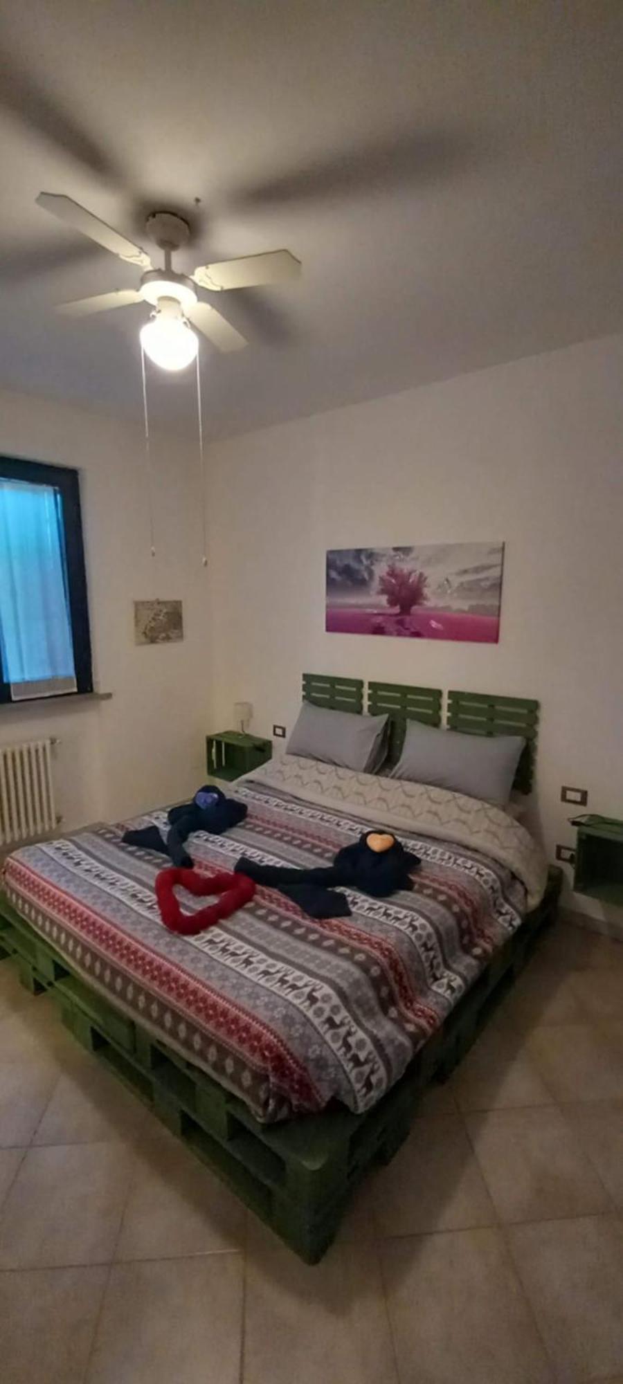 Casa Appartamento Vacanze La Fermata Delle Rondini Castello di Annone Exteriör bild