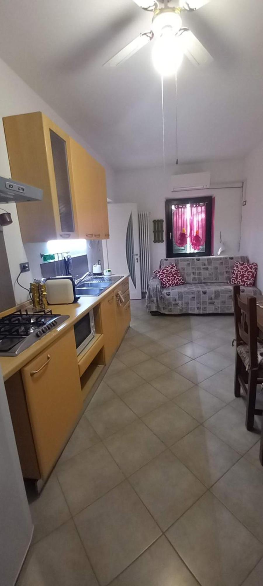 Casa Appartamento Vacanze La Fermata Delle Rondini Castello di Annone Exteriör bild