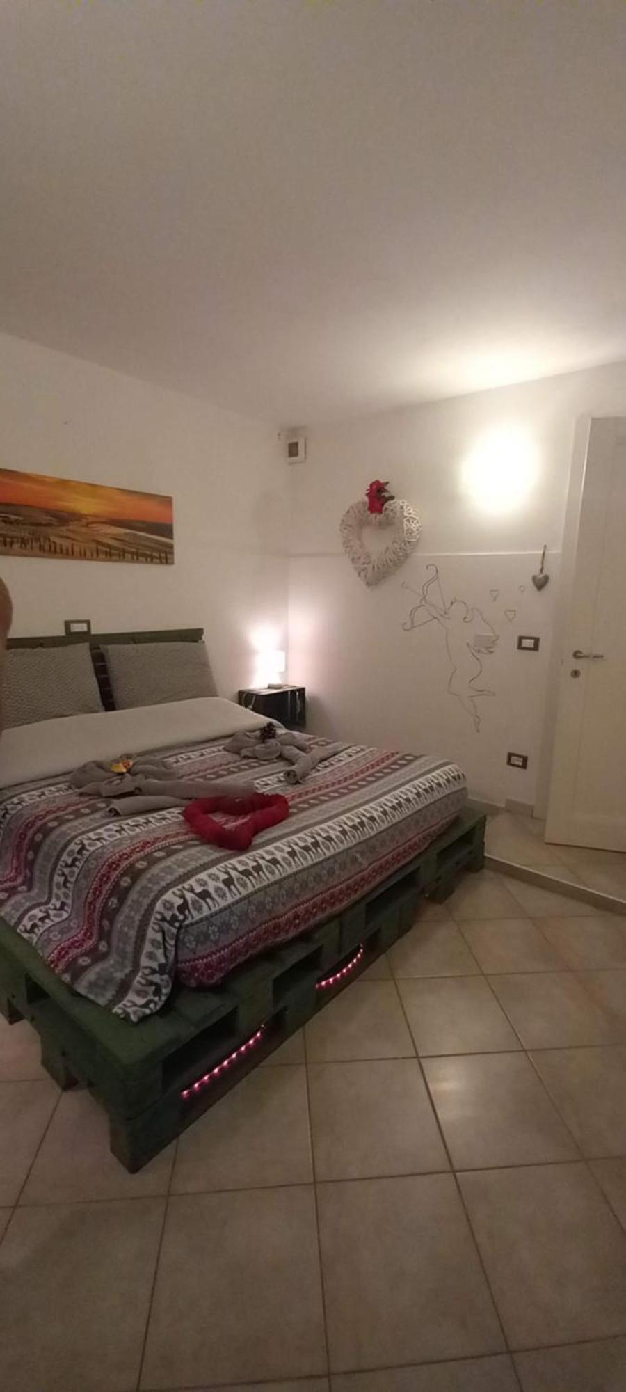 Casa Appartamento Vacanze La Fermata Delle Rondini Castello di Annone Exteriör bild