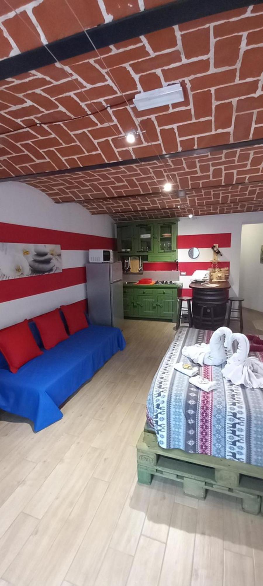 Casa Appartamento Vacanze La Fermata Delle Rondini Castello di Annone Exteriör bild