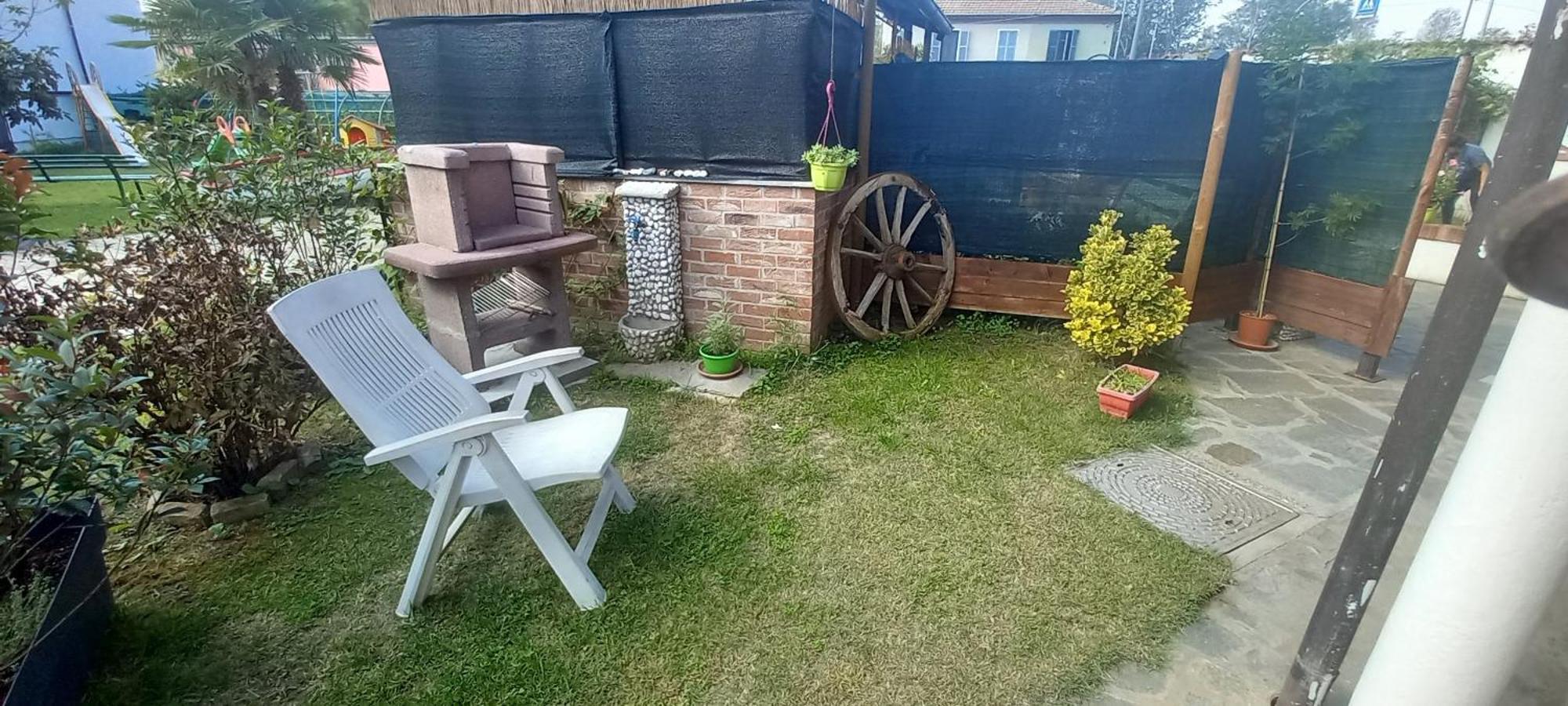 Casa Appartamento Vacanze La Fermata Delle Rondini Castello di Annone Exteriör bild