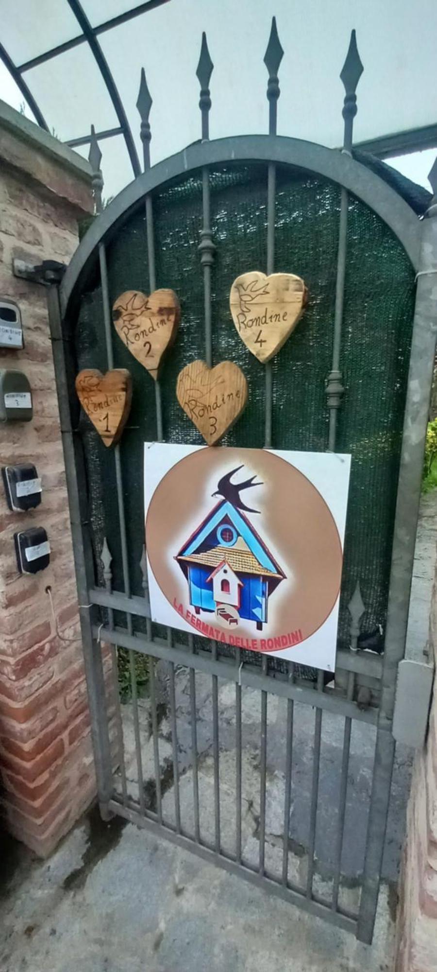 Casa Appartamento Vacanze La Fermata Delle Rondini Castello di Annone Exteriör bild