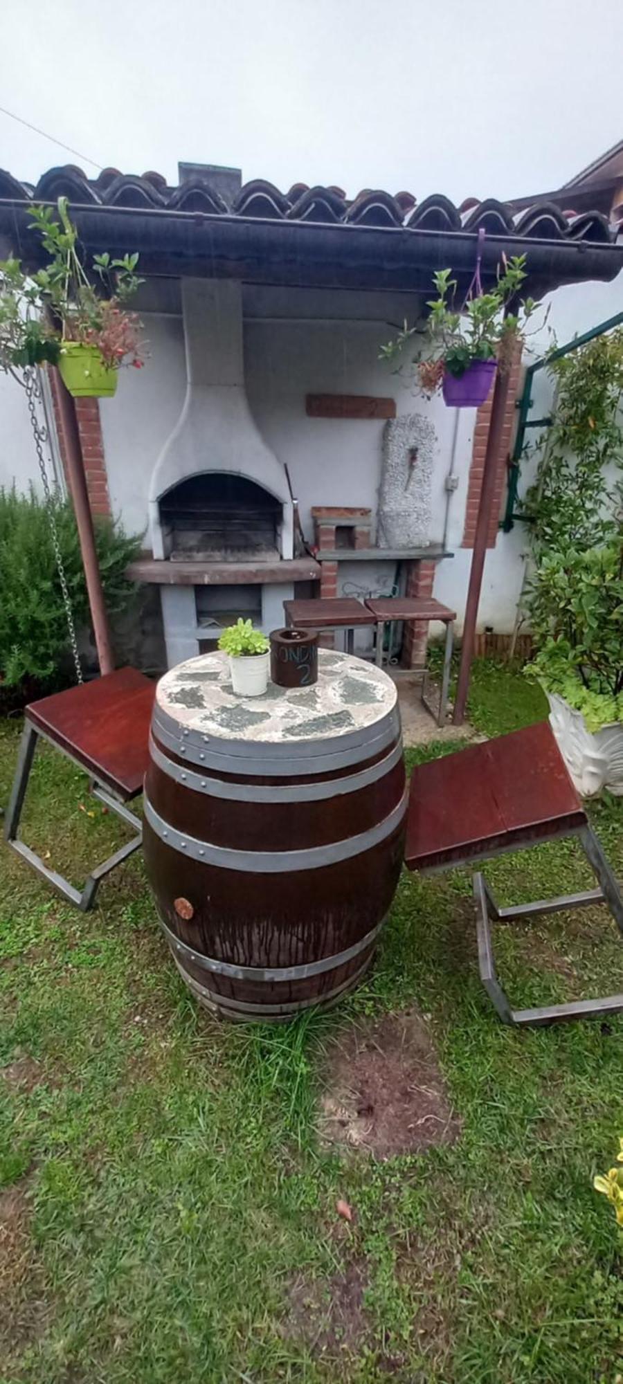 Casa Appartamento Vacanze La Fermata Delle Rondini Castello di Annone Exteriör bild