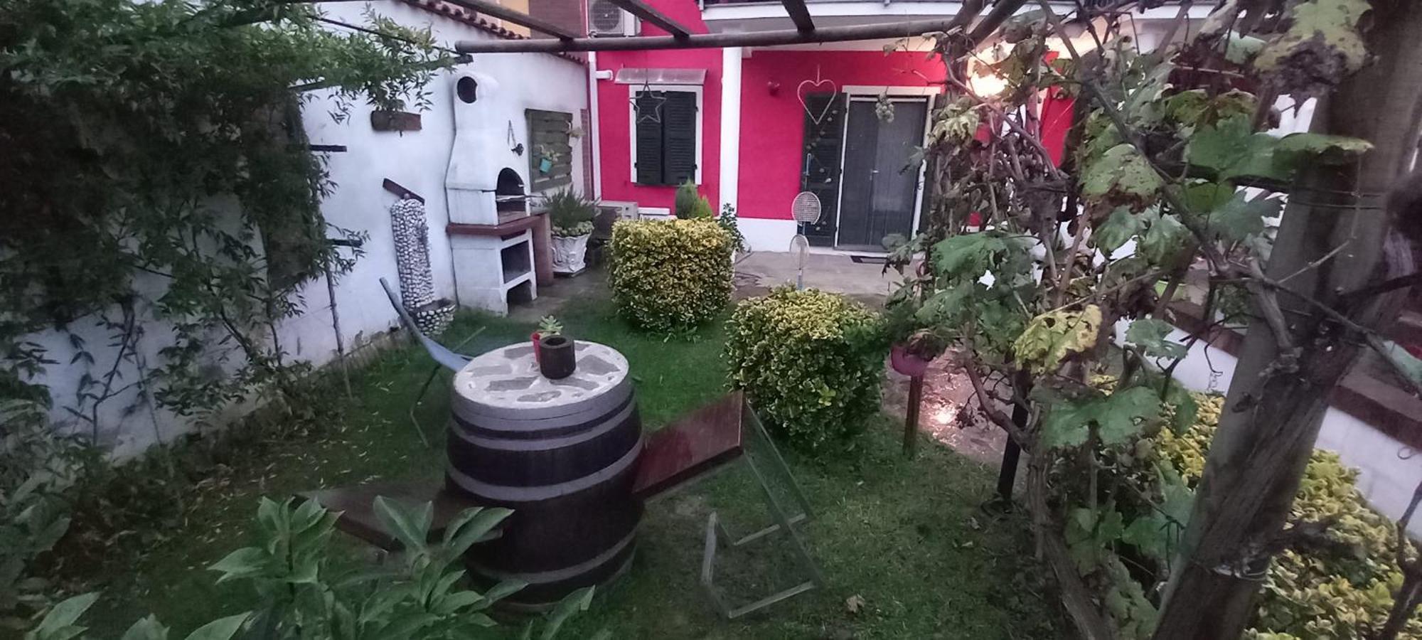 Casa Appartamento Vacanze La Fermata Delle Rondini Castello di Annone Exteriör bild