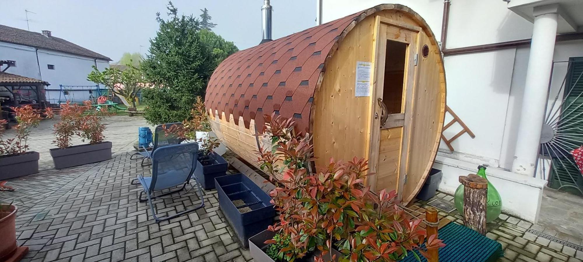 Casa Appartamento Vacanze La Fermata Delle Rondini Castello di Annone Exteriör bild